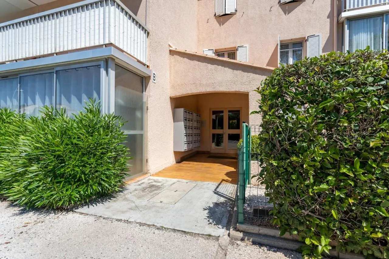 Delicate 1 Bedroom Close To The Beaches - Dodo Et Tartine Le Pradet 0*,  France